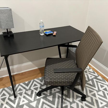 Homestay B&B In Boston - 3 Locations In Dorchester Bagian luar foto