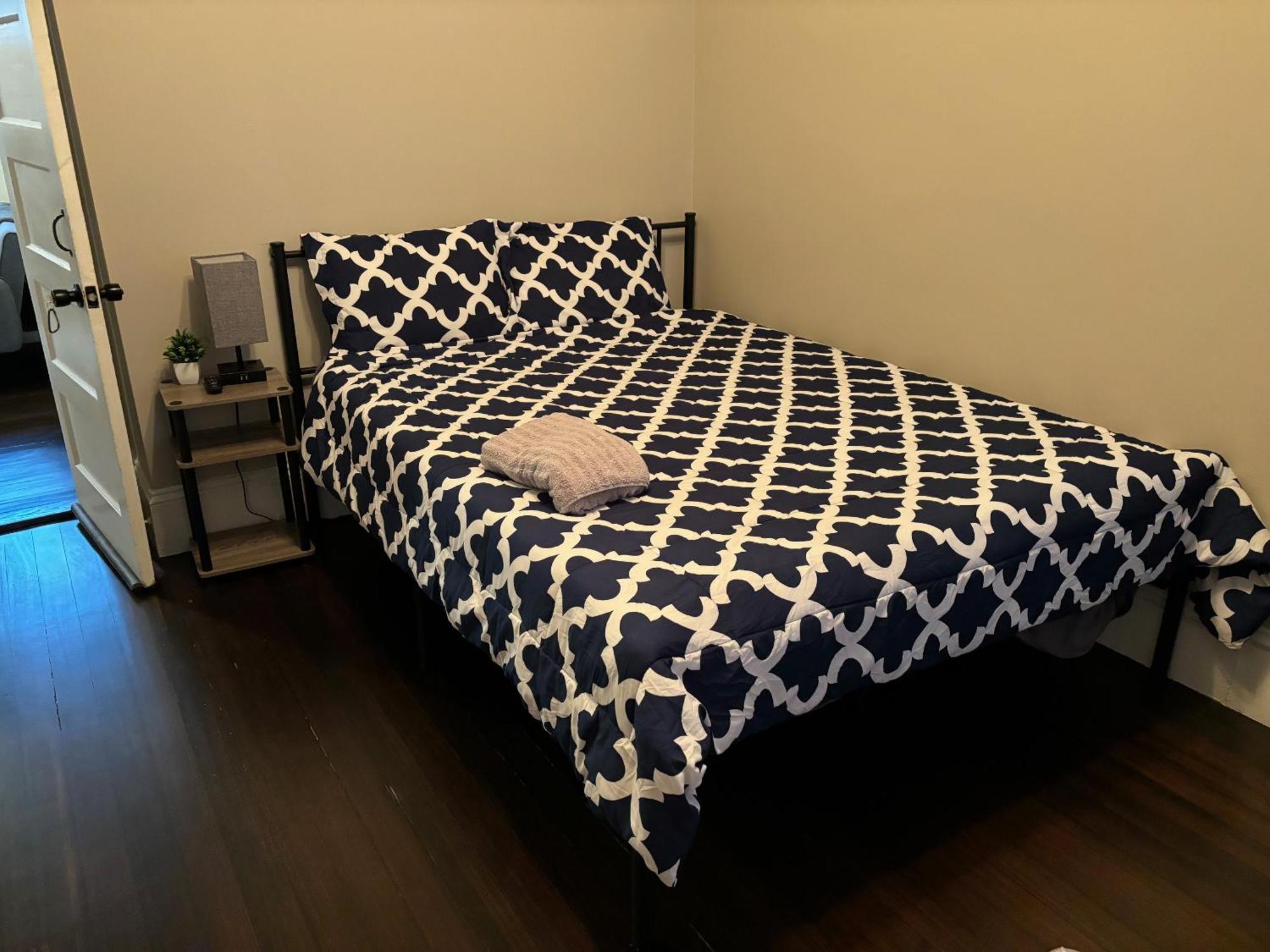 Homestay B&B In Boston - 3 Locations In Dorchester Bagian luar foto